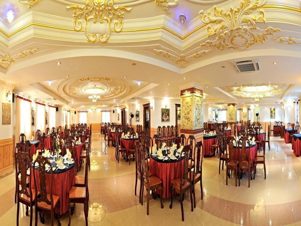 New Pacific Hotel Хошимин Екстериор снимка