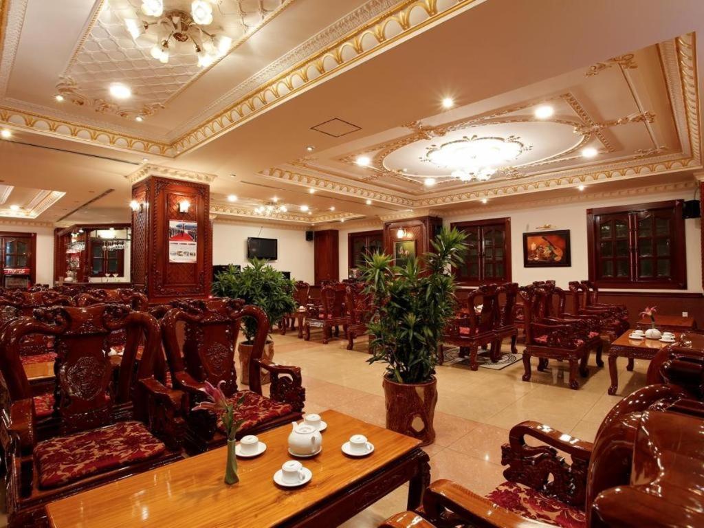 New Pacific Hotel Хошимин Екстериор снимка