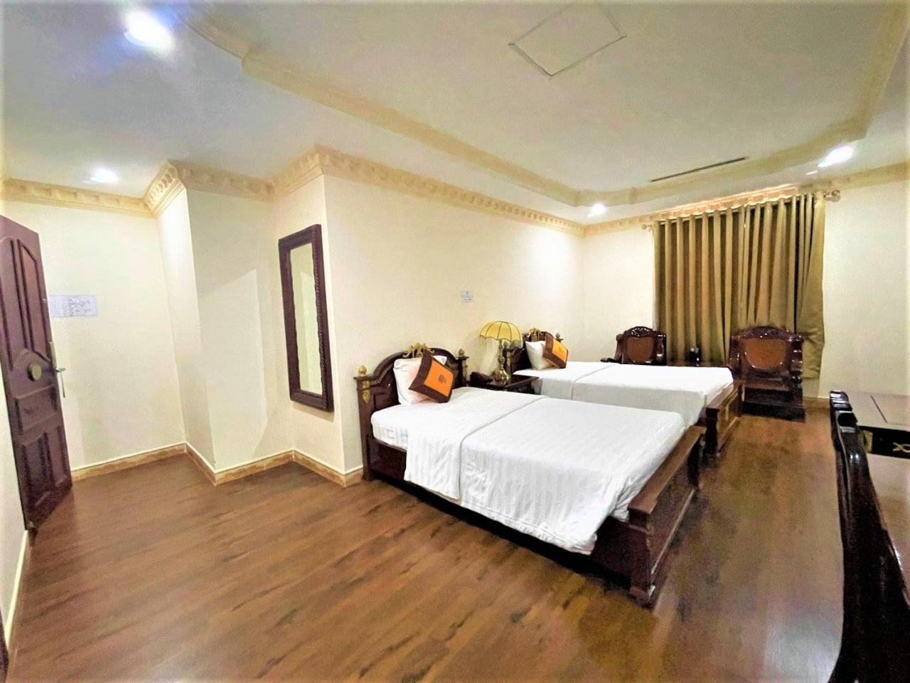 New Pacific Hotel Хошимин Екстериор снимка