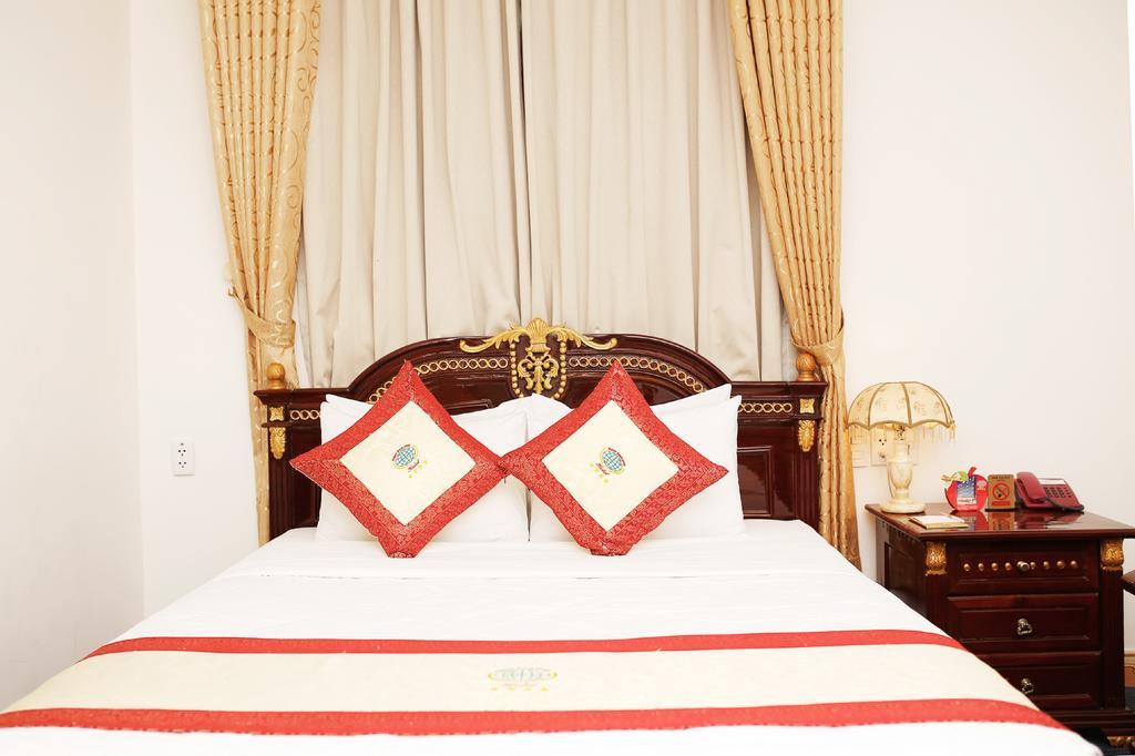 New Pacific Hotel Хошимин Екстериор снимка