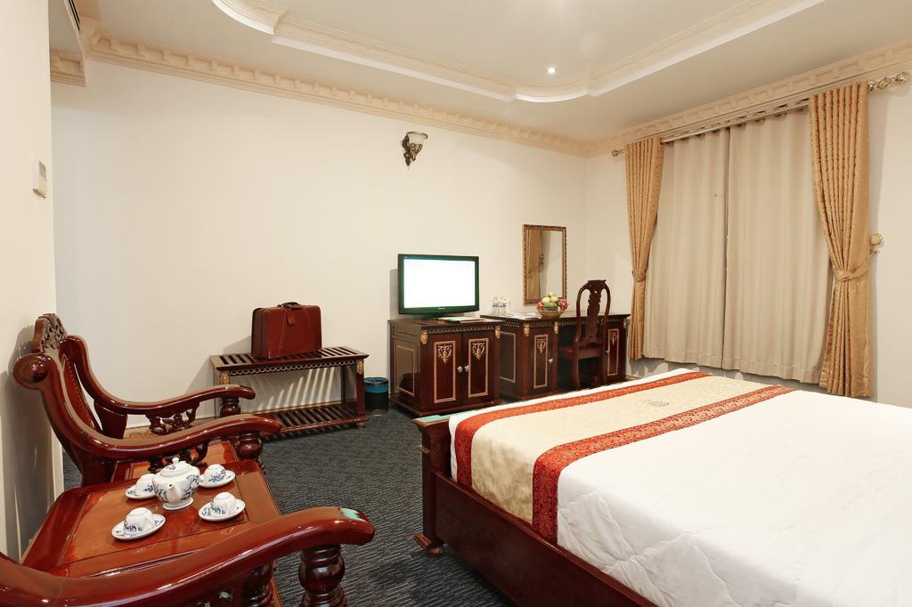 New Pacific Hotel Хошимин Екстериор снимка